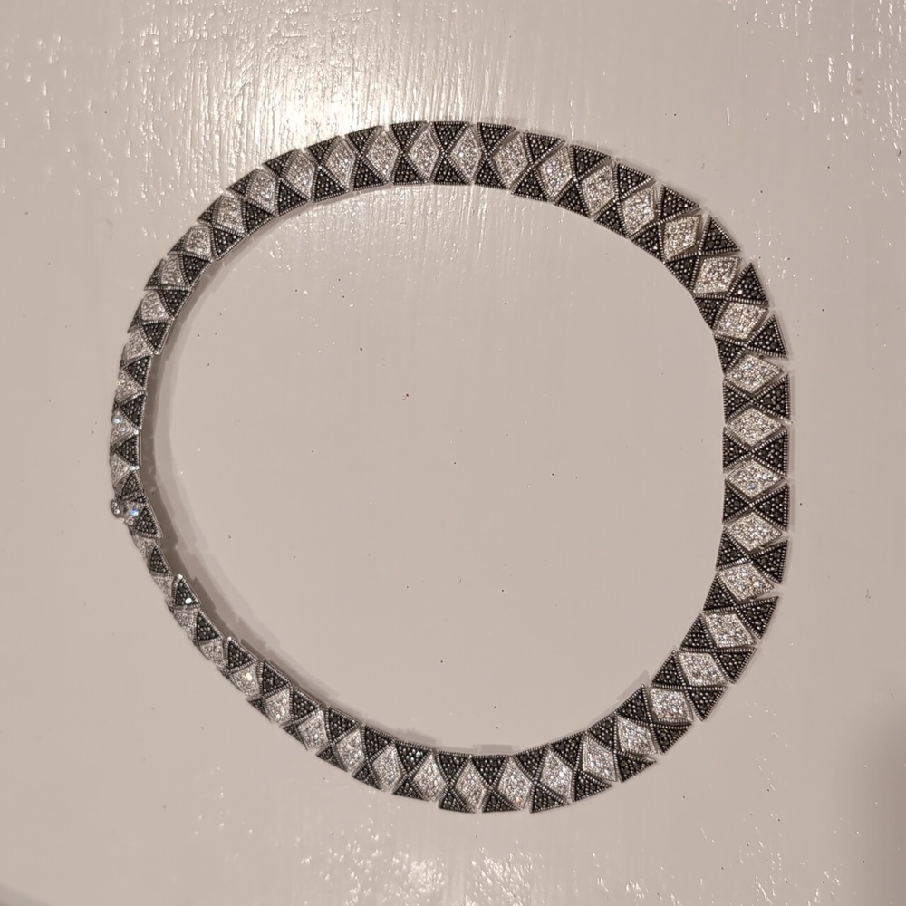 BRAND NEW Crystal Silver Plated Necklace